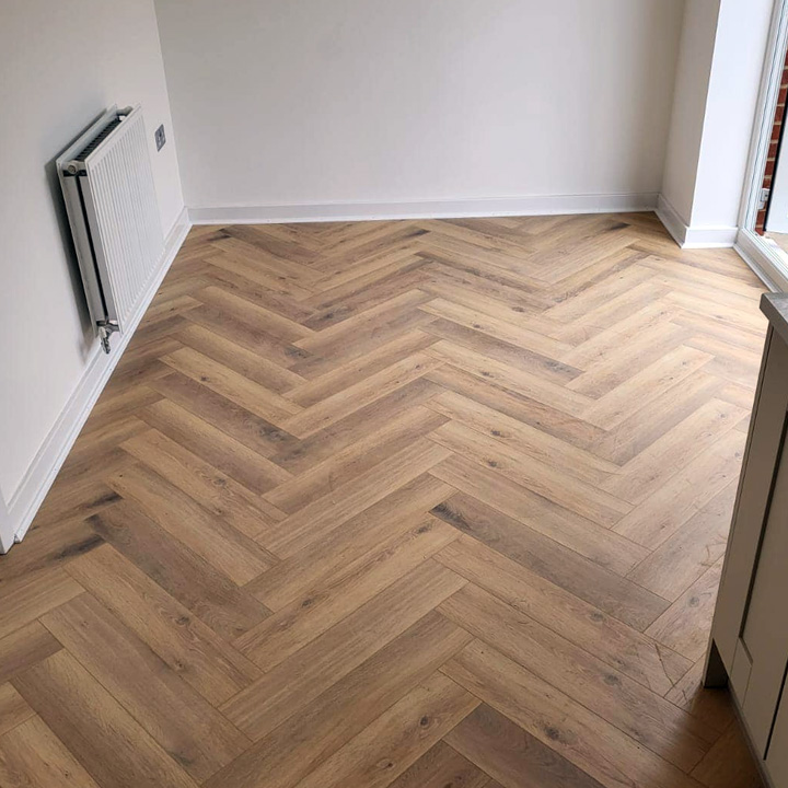 Laminate/ Wooden Floors